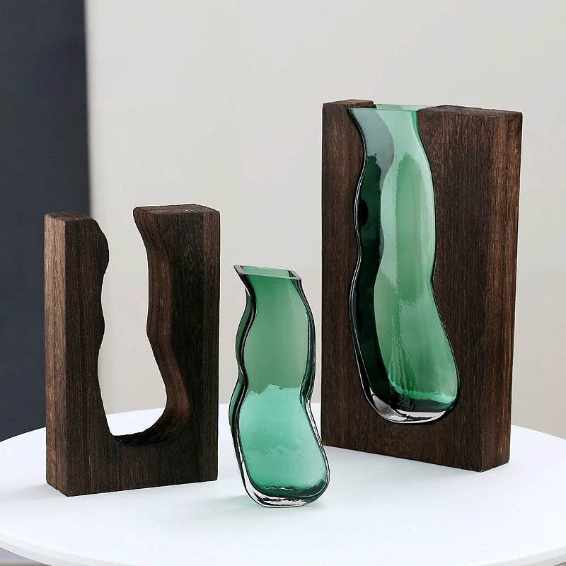 Skandinavische Holzvase